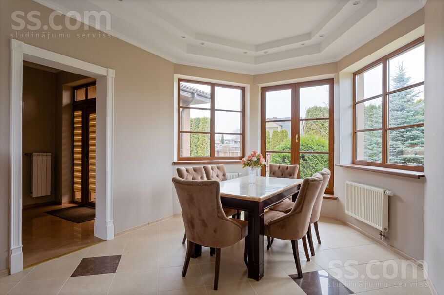 Rozu iela 10, Mārupe, Rīgas rajons, Mārupes pag. — maja