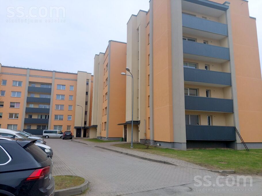 Viestura laukums 7, Viestura laukums, Valmiera un raj., Valmieras pag. — dzivoklis