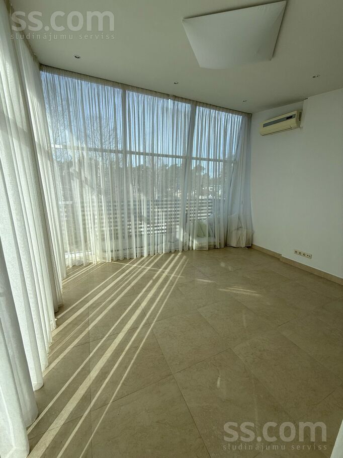 Melluzu prospects 77, Jūrmala — dzivoklis