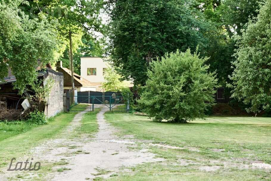 Rucavas, Rīga — zeme