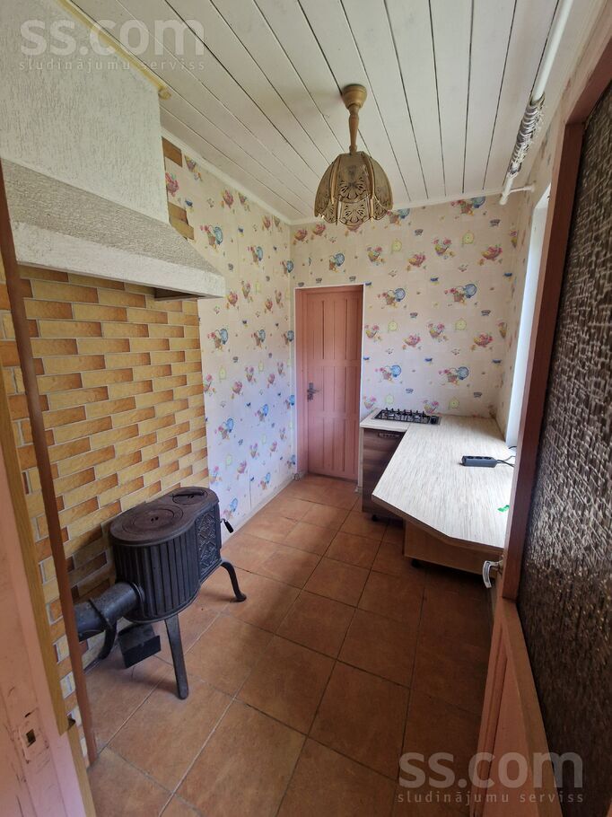 Zemeņu iela, Ļūbaste 1, Daugavpils un raj., Līksnas pag. — maja