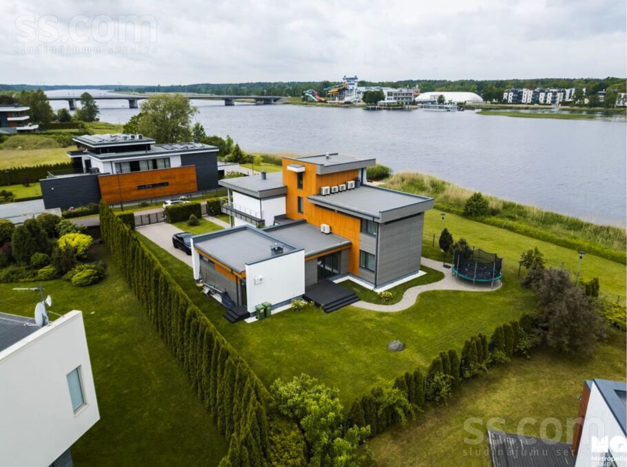 Laipu iela 2, Jūrmala — maja