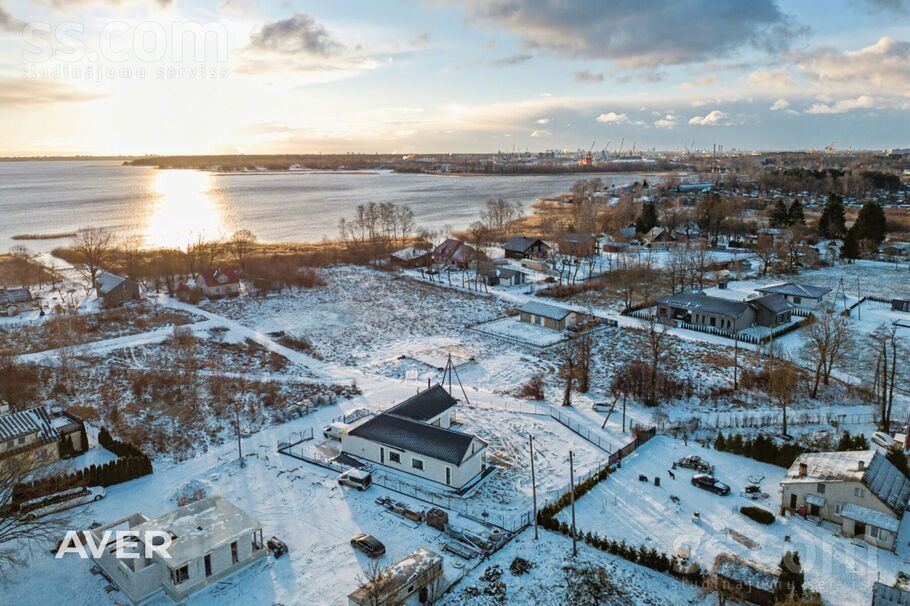 Kalmju 2d, Rīga — zeme