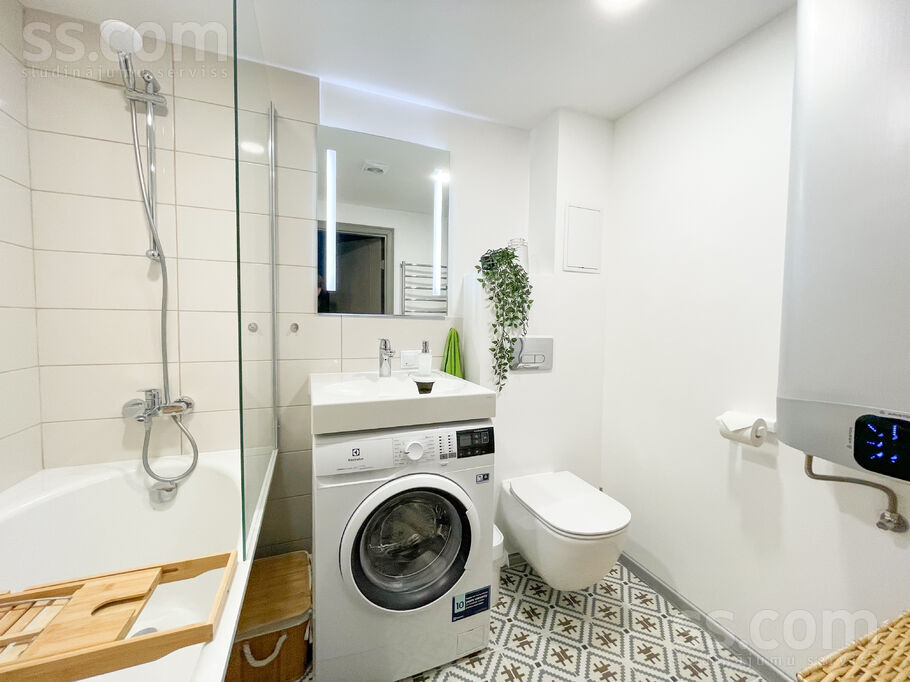 Strauta iela 8, Roja, Talsi un raj., Rojas pag. — dzivoklis