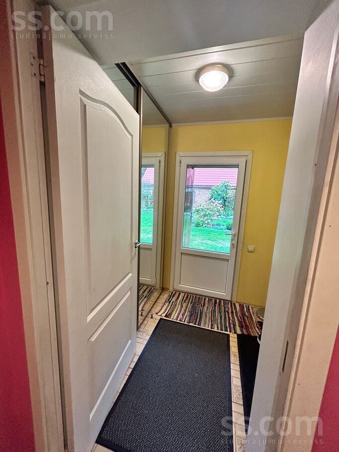 Viršu 20, Piņķi, Rīgas rajons, Babītes pag. — maja