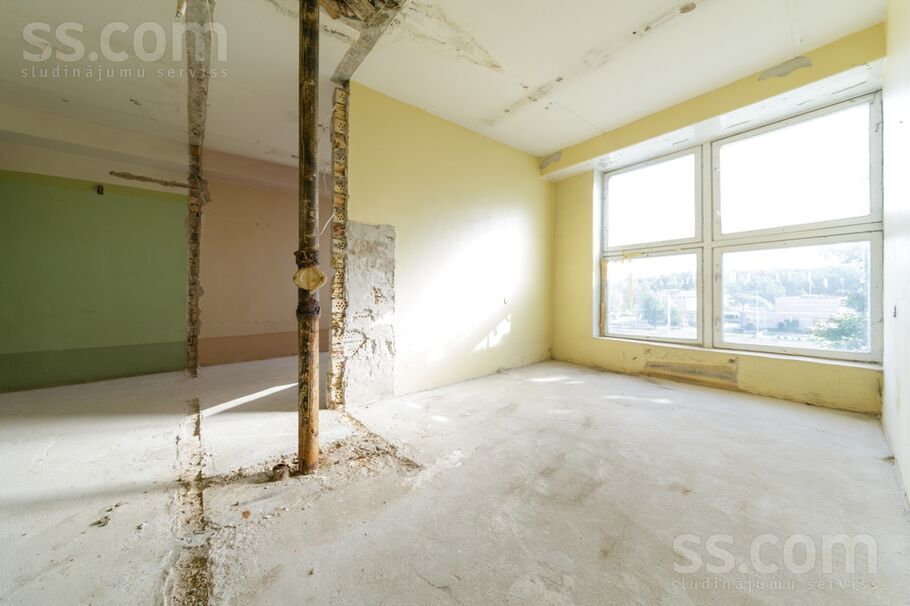 Eizenšteina 57/1, Rīga — maja