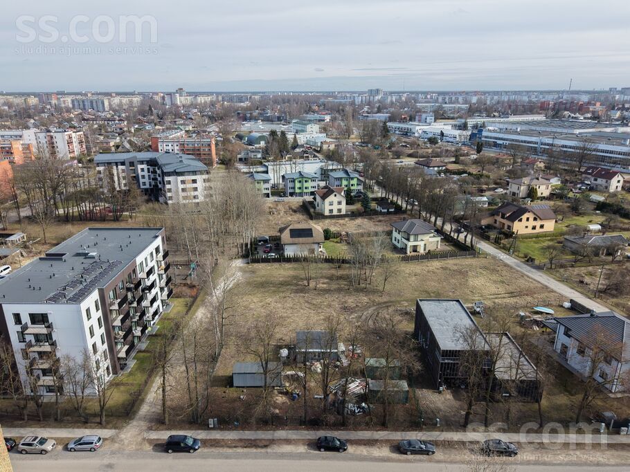 Trasuna 29, Rīga — zeme