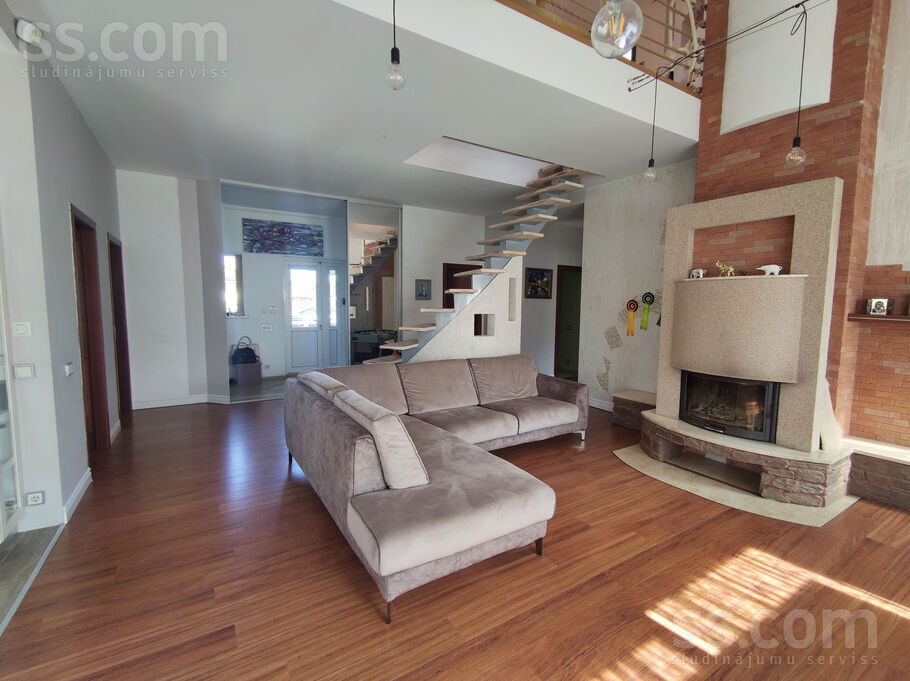 Kālavu 6, Mežāres, Rīgas rajons, Babītes pag. — maja