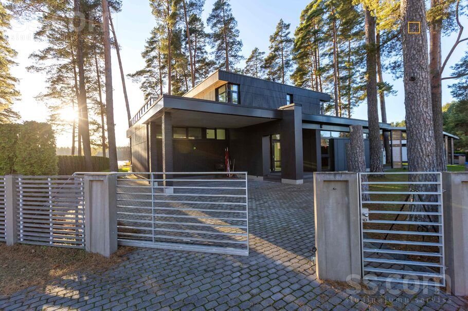 Parka Aleja, Dzilnuciems, Rīgas rajons, Babītes pag. — maja