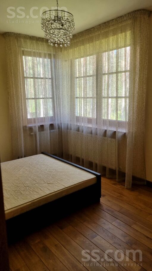 Ezeru 11, Jūrmala — maja