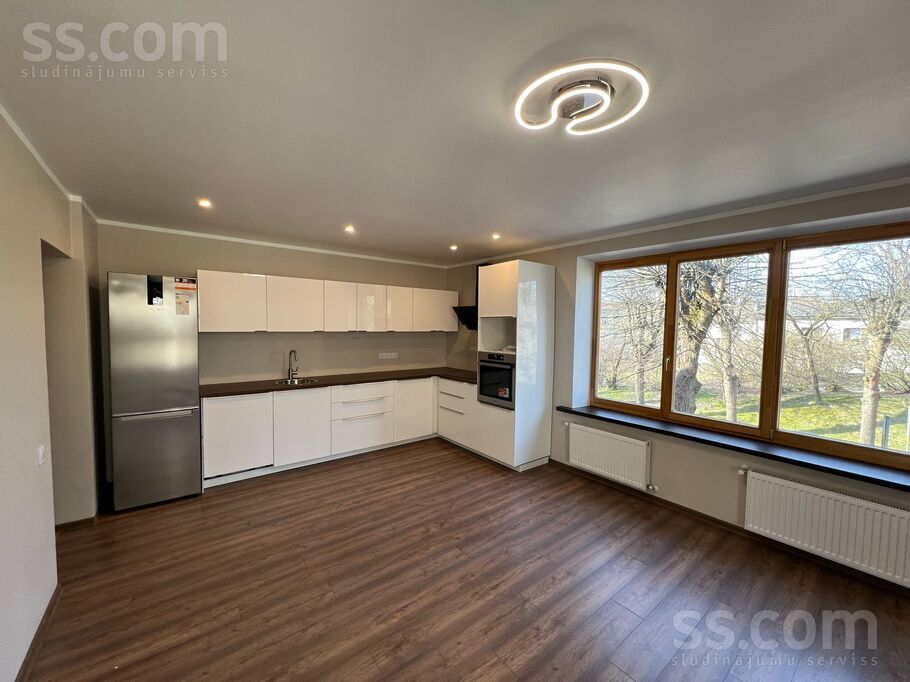 Republikas 27, Liepāja un raj., Liepāja — dzivoklis