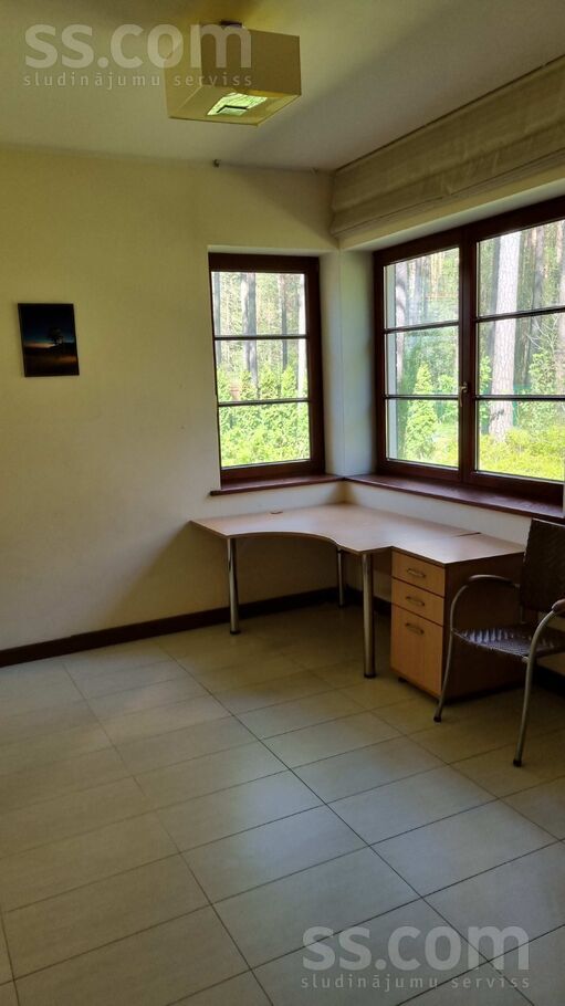 Ezeru 11, Jūrmala — maja