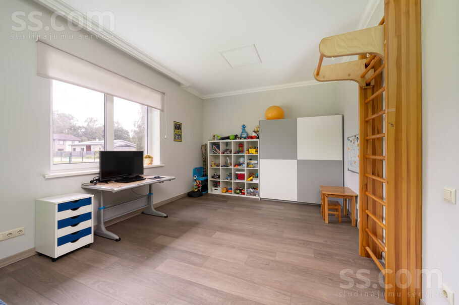 Silaputniņu iela, Mārupe, Rīgas rajons, Mārupes pag. — maja