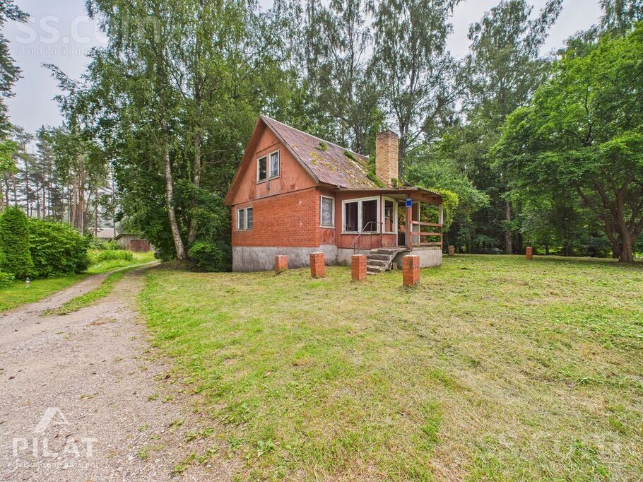 Roja, Roja, Talsi un raj., Rojas pag. — maja