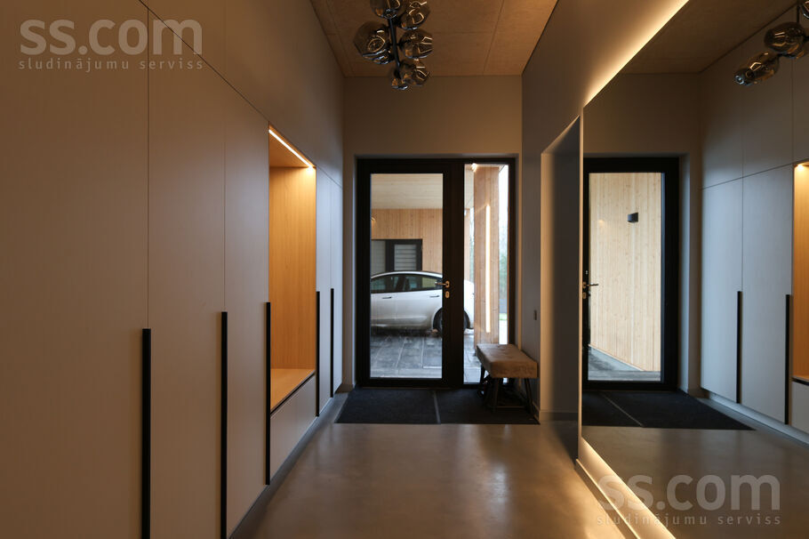 Saulesbrieži, Saulgoži, Rīgas rajons, Ķekavas pag. — maja