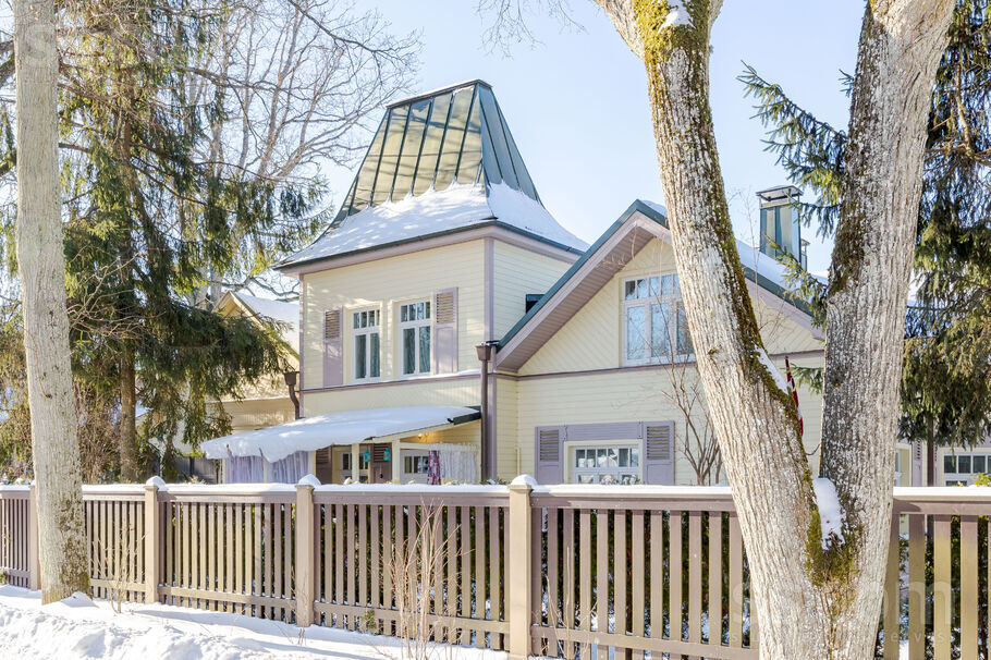 Ceriņu iela 10, Jūrmala — maja