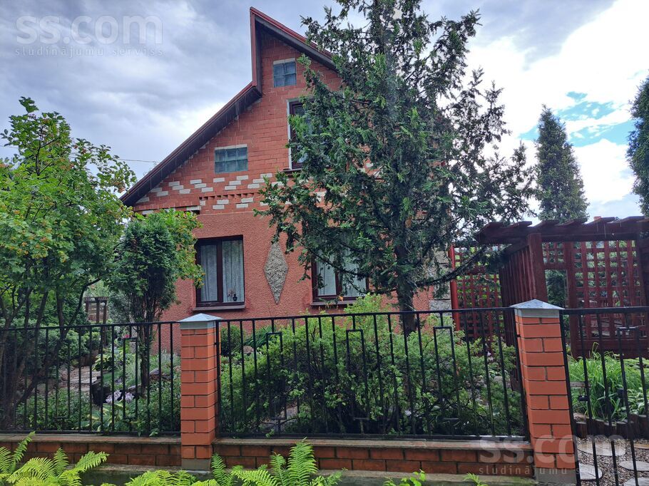 6 linia 5, Latgale, Daugavpils un raj., Līksnas pag. — maja