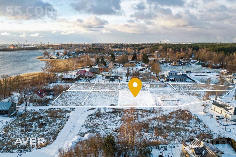 Kalmju 2d, Rīga — zeme