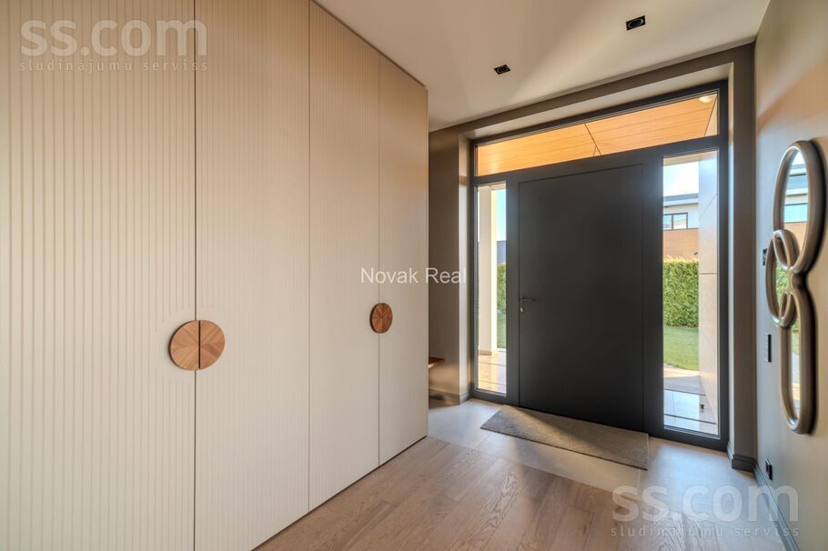 Laipu iela 2, Jūrmala — maja