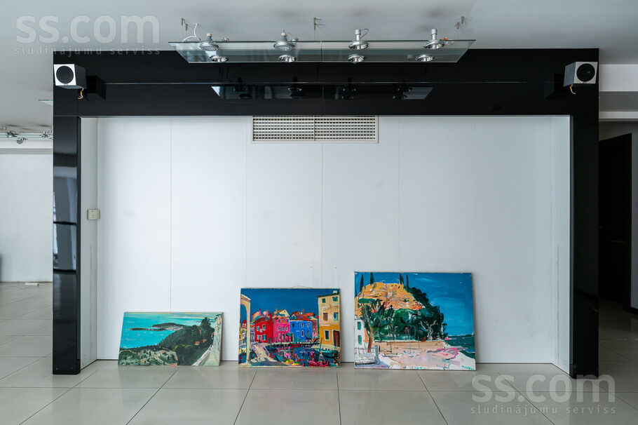 Vaļņu 4, Rīga, Vecrīga — telpa