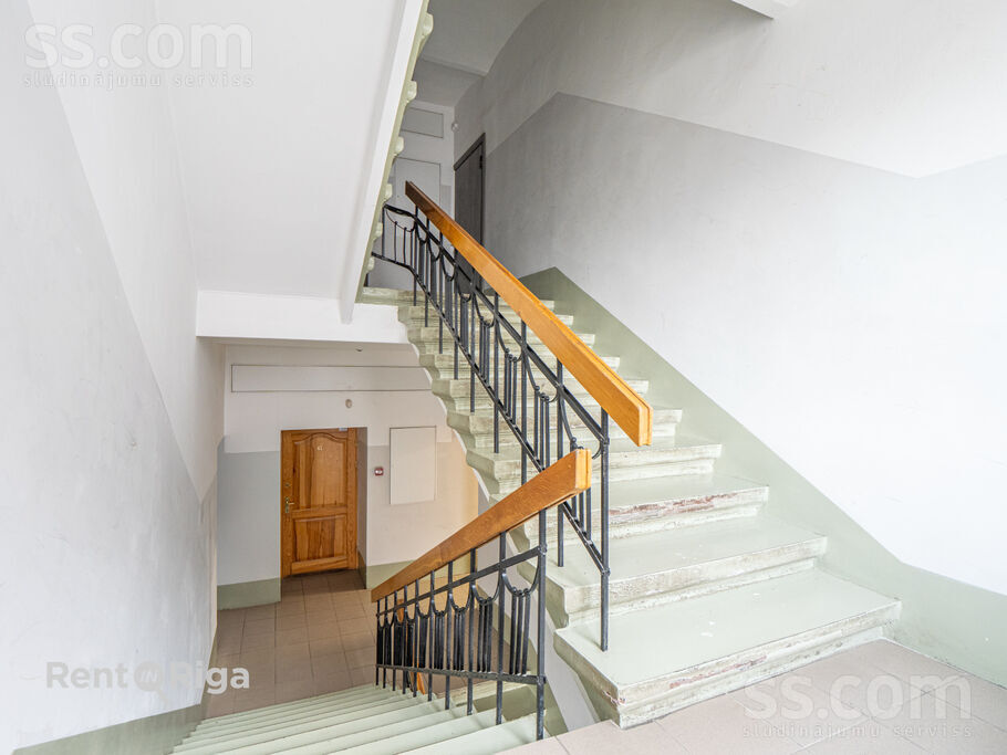 Lastādijas 42, Rīga — maja