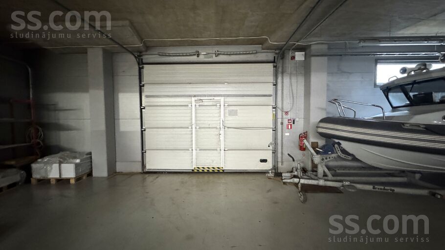 Brīvības gatve 445e, Rīga, Berģi — telpa