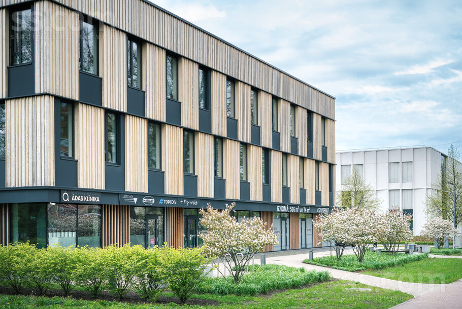 Jaunā Mežaparka 5, Rīga — zeme