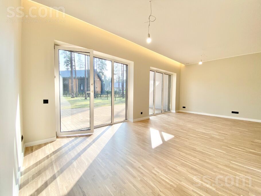 Dzintaru iela 4, Berģi, Rīgas rajons, Garkalnes nov. — maja