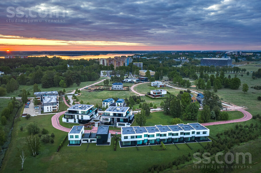 Jaunā Mežaparka 42, Rīga — maja