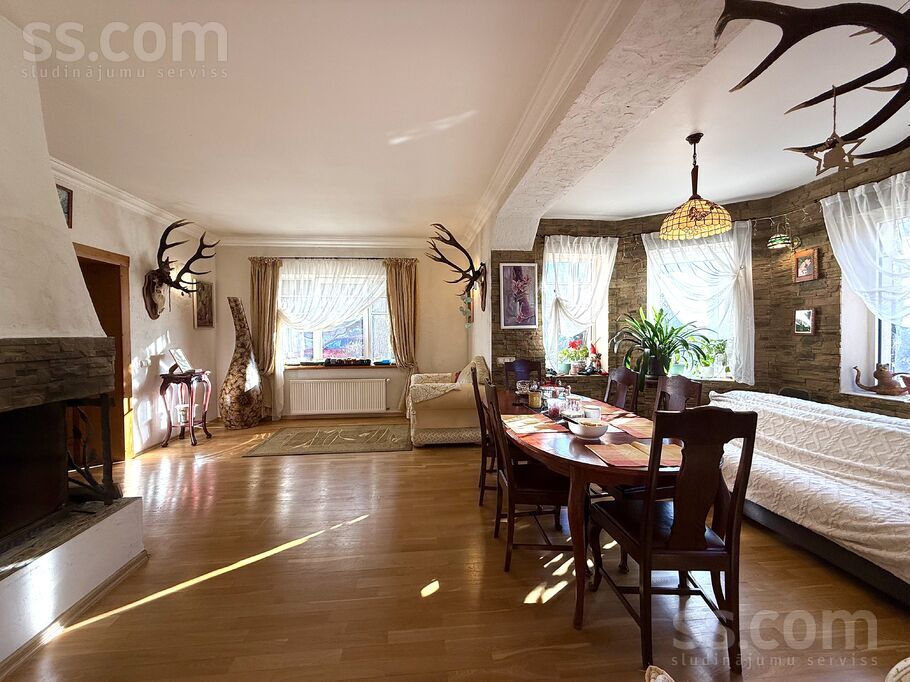 Planīcas 13, Rīga — maja