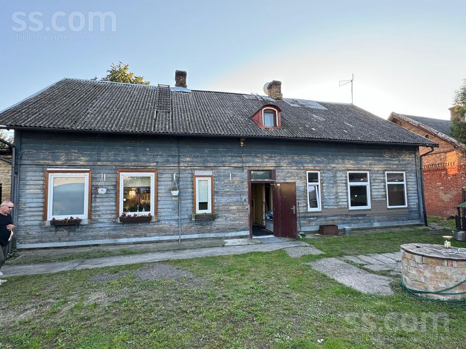 Tārgales, Ventspils un raj., Ventspils — maja