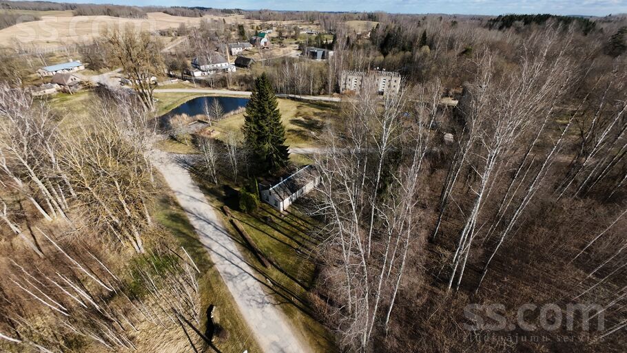 Ieviņās, Sēlija, Jēkabpils un raj., Sēlpils pag. — maja