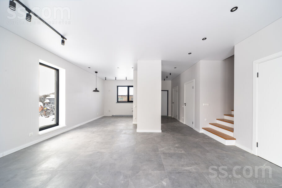 Ūdru 3, Mārupe, Rīgas rajons, Mārupes pag. — maja