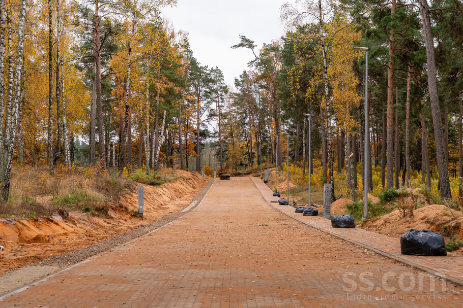 Jaunciema g. 76, Rīga — zeme