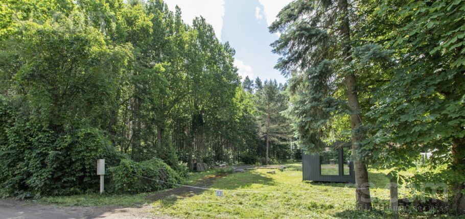 Brūkleņu iela 2, Jūrmala — zeme