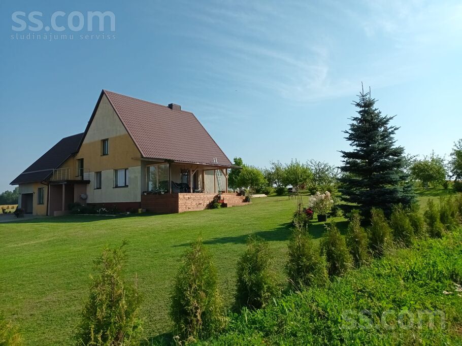 Pakalniņi, Saldus un raj., Saldus — maja