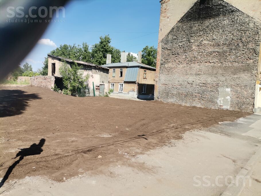 Pētersalas 6, Rīga — zeme