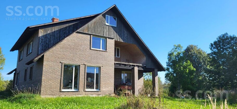 Dzintarkalni 1, Balvi un raj., Balvi — maja
