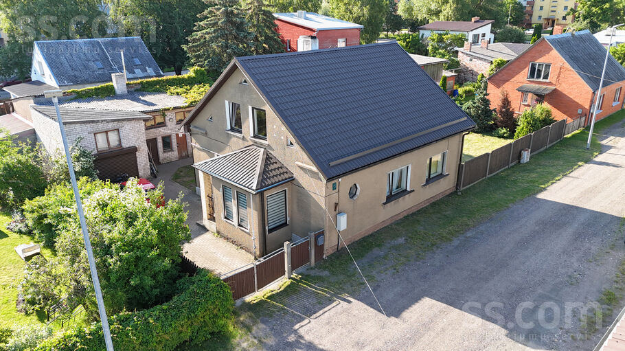 Usmas iela 15, Liepāja un raj., Liepāja — maja