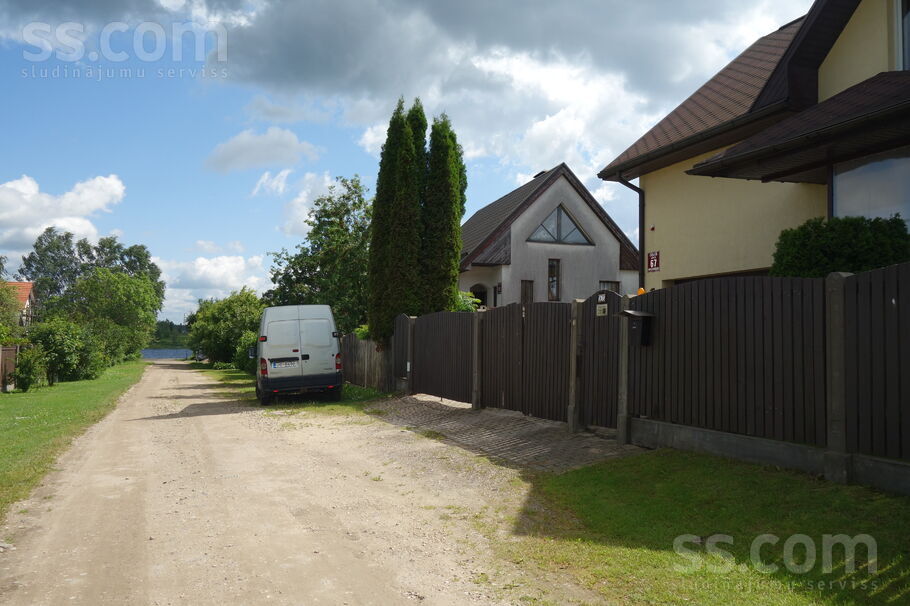 Doles dārzs 69, Dole, Rīgas rajons, Salaspils l. t. — maja