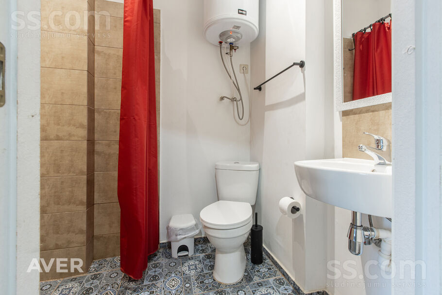 Ludzas 70, Rīga — maja