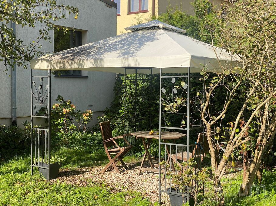 Zileņu, Rīga — maja