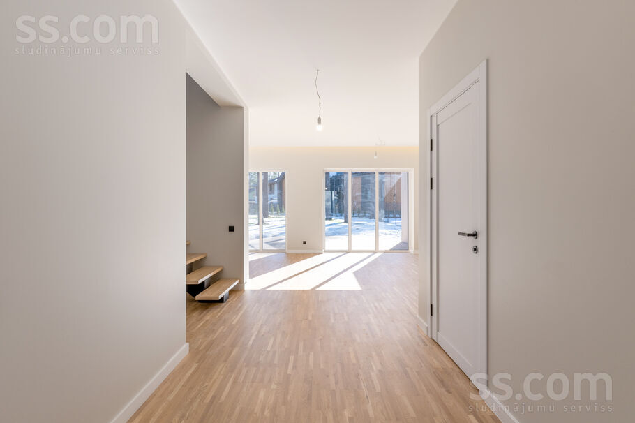 Dzintaru 4, Berģi, Rīgas rajons, Garkalnes nov. — maja