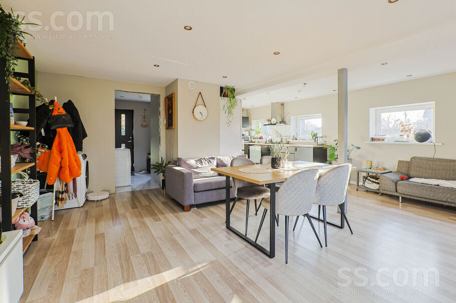 Pūpolu iela 7, Rīgas rajons, Sigulda — maja