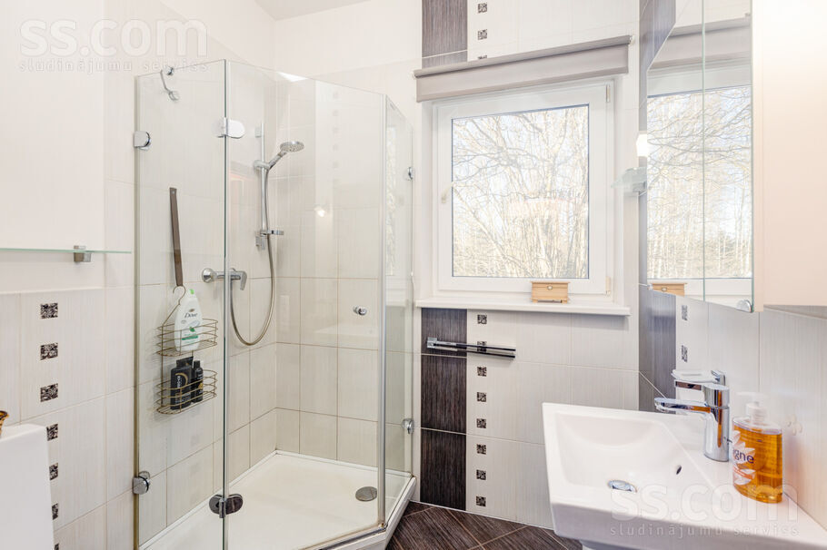 Vetras, Trenči, Rīgas rajons, Babītes pag. — maja