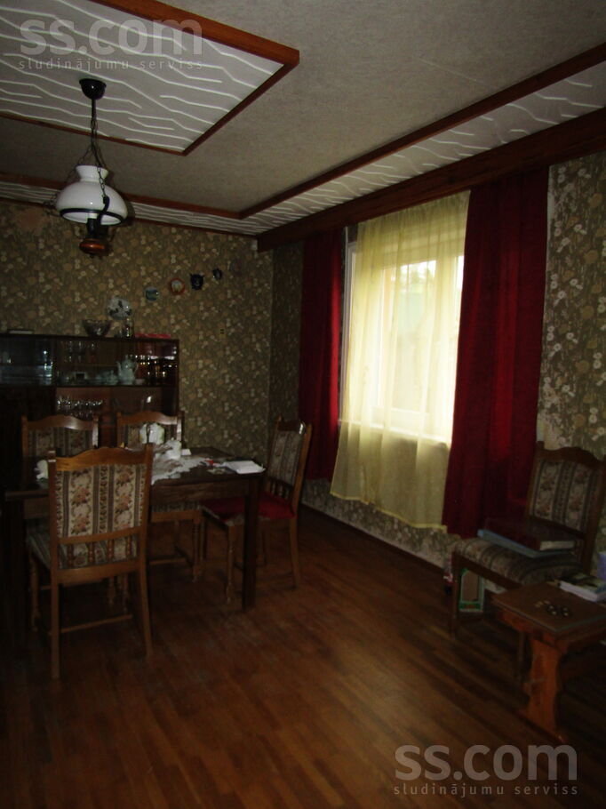 Ziedugravas iela 1, Valka un raj., Strenči — maja