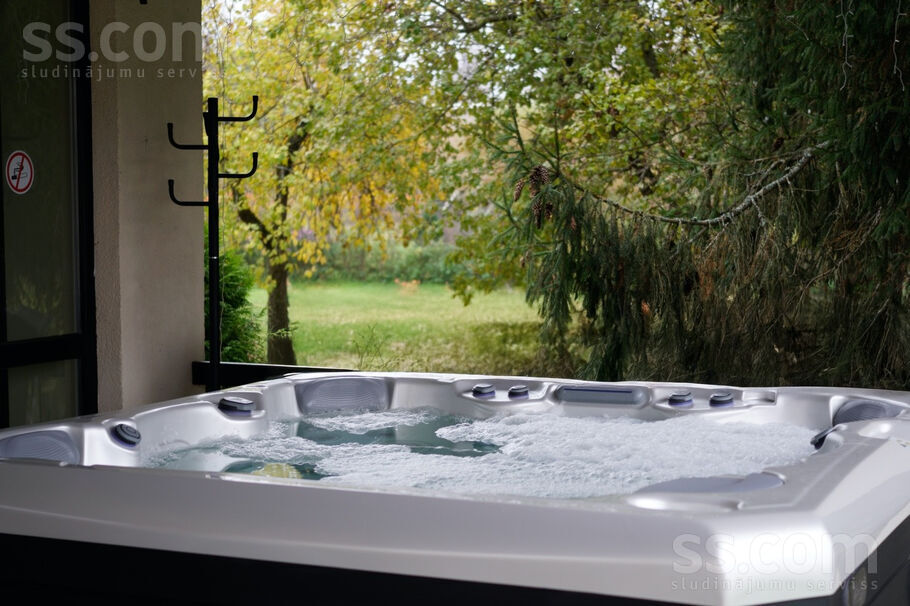 Vetras, Trenči, Rīgas rajons, Babītes pag. — maja