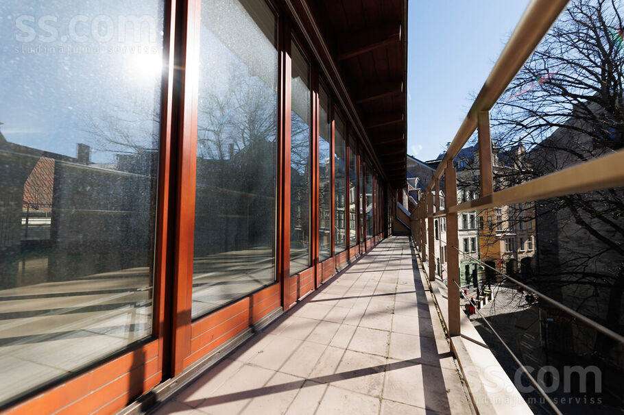 Jauniela 15, Rīga — maja