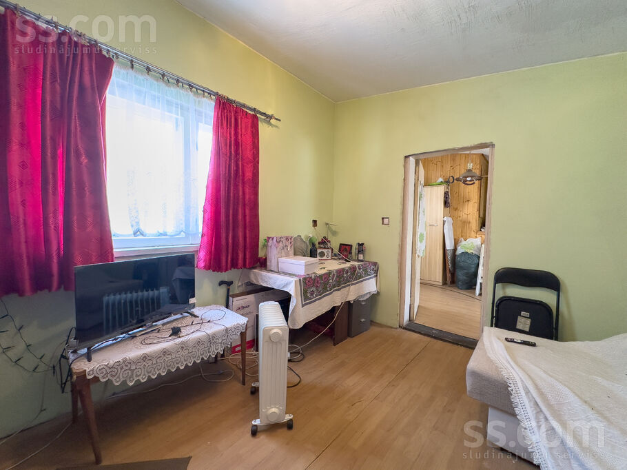 Dzintara iela 11, Engure, Tukums un raj., Engures pag. — maja