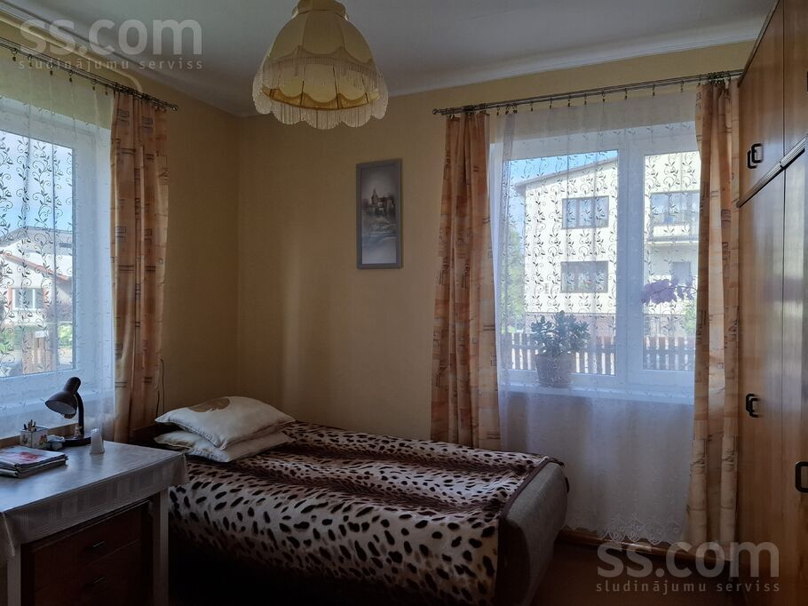 Šķūņu, Valmiera un raj., Valmiera — maja